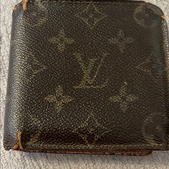 Louis Vuitton wallet - Picture 1 of 5